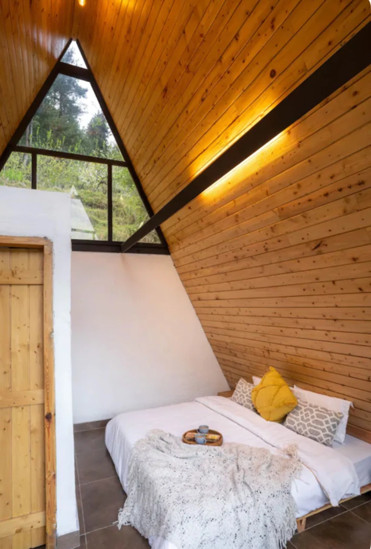 Comfortable stay inside A-frame cottage in Jibhi