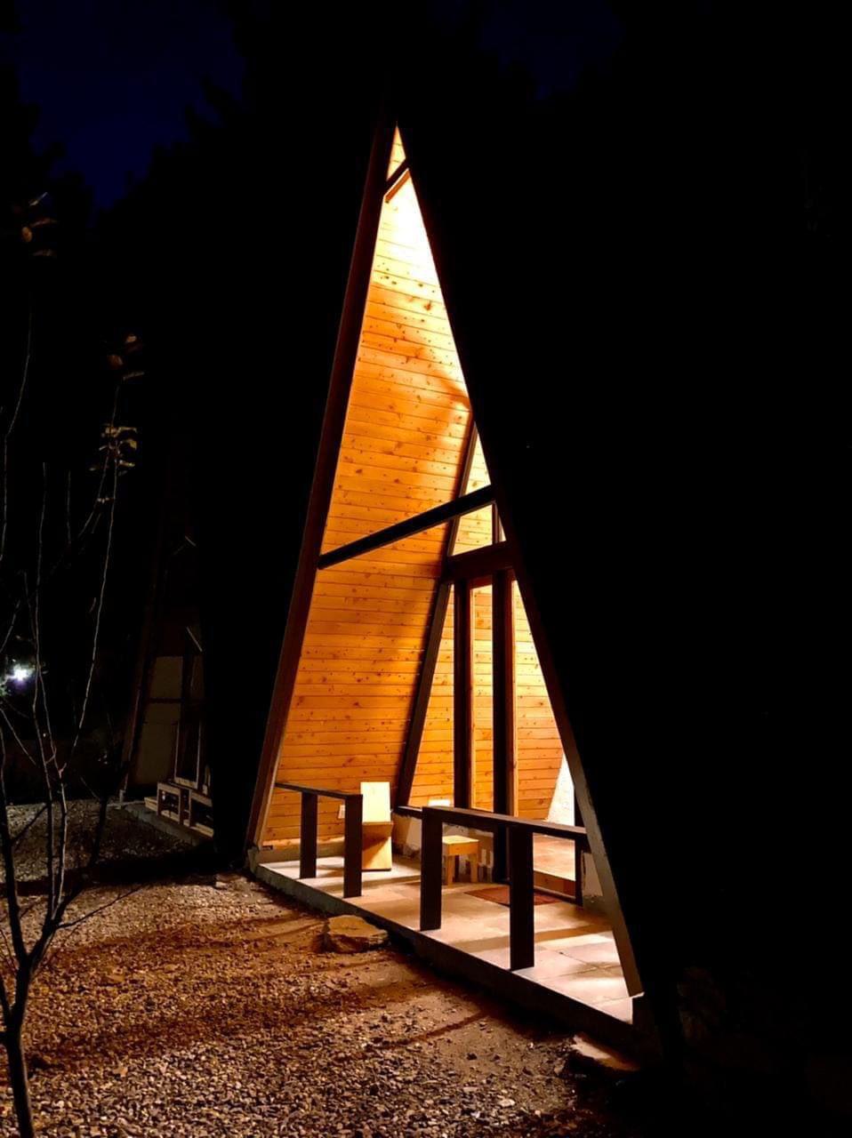 Luxury A-frame cottage in Jibhi at Nirvana Tandi