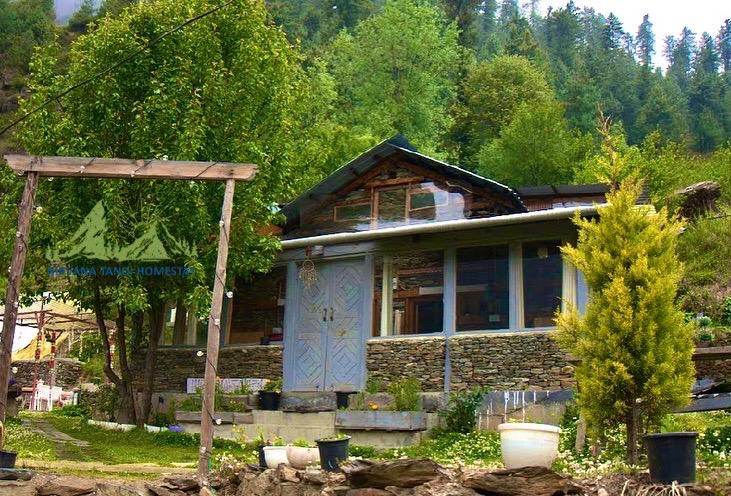 Restored two-room cottage in Jibhi at Nirvana Tandi