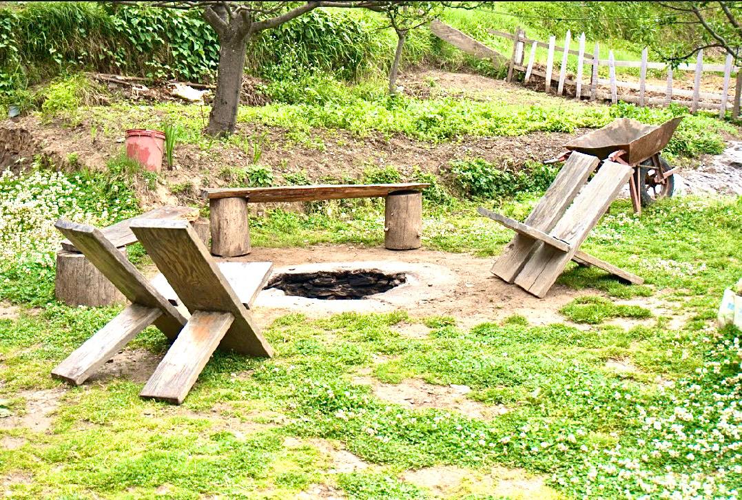 Restored two-room cottage in Jibhi at Nirvana Tandi