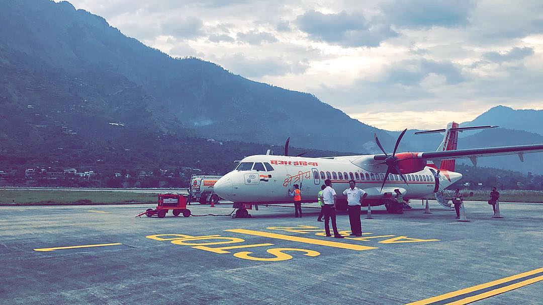 Road leading to Nirvana Tandi Homestay in Jibhi